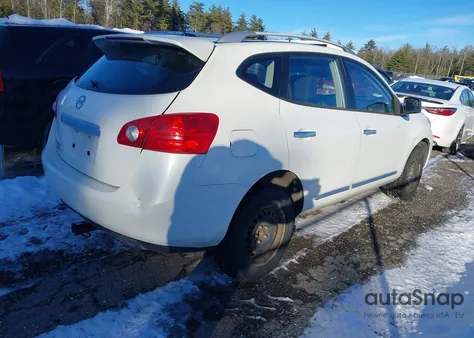 2015 Nissan Rogue Select S z USA, uszkodzony, nr VIN JN8AS5MT8FW158516